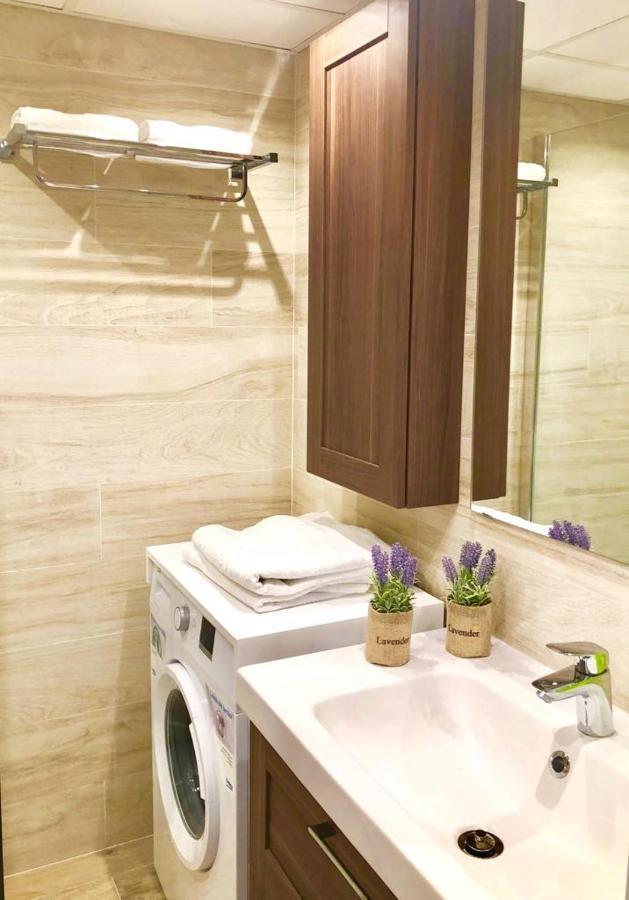 Premium Apartment In Benalbeach, Benalmadena Bagian luar foto